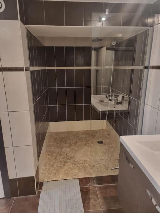 Appartement En Centre-Ville Aurillac Exterior foto